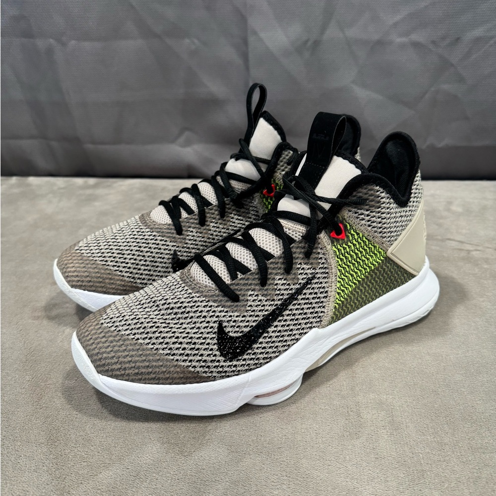 Nike LeBron Witness 4 "String Volt"